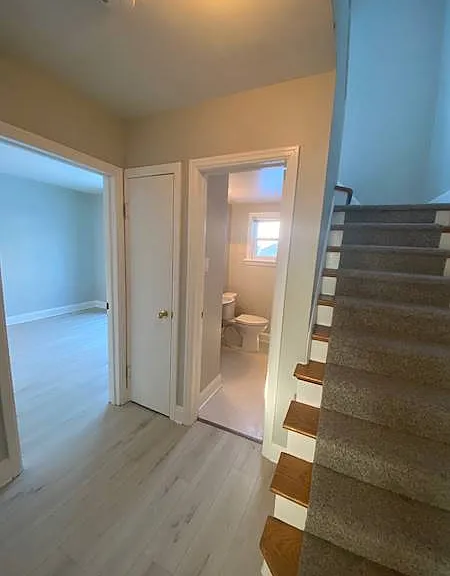 12 Margaret Ave N — Photo 9