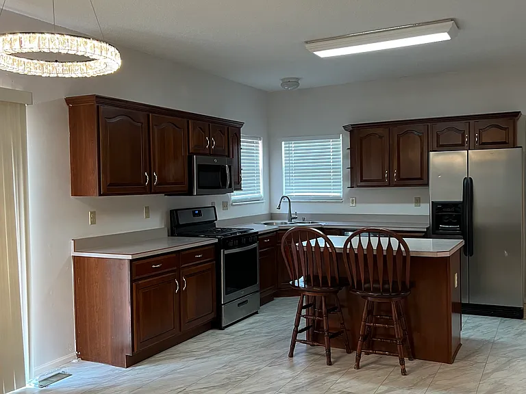 1862 Summitview Dr — Photo 27
