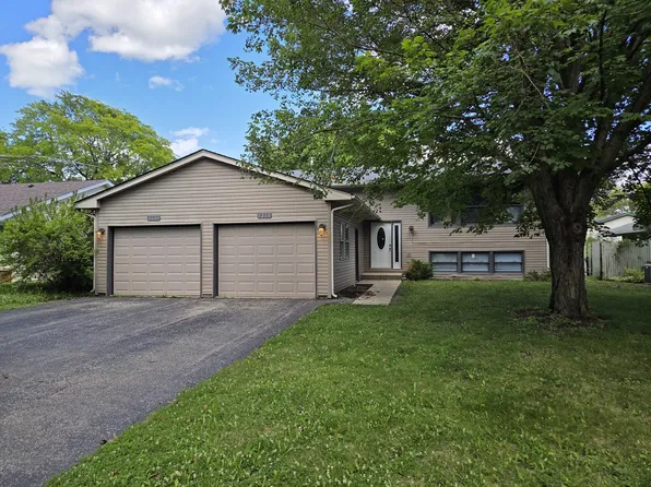 1238-1240 Thomas Dr, Woodstock, IL 60098