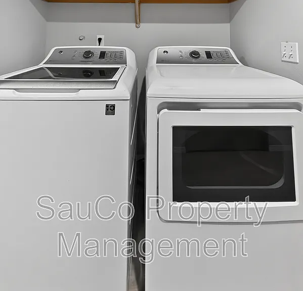 205 NW 8th Ct — Photo 10