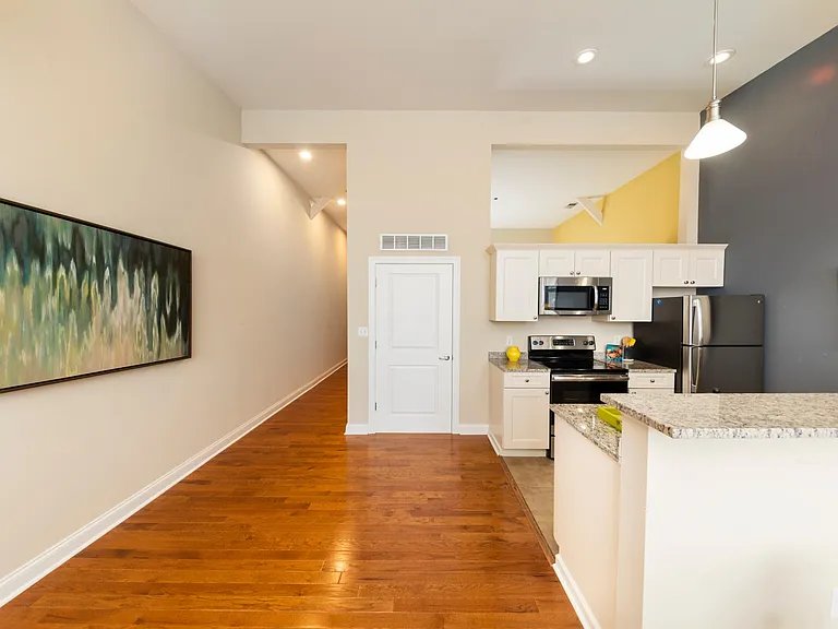 Updated Kitchen w/ Stainless Steel Appliances