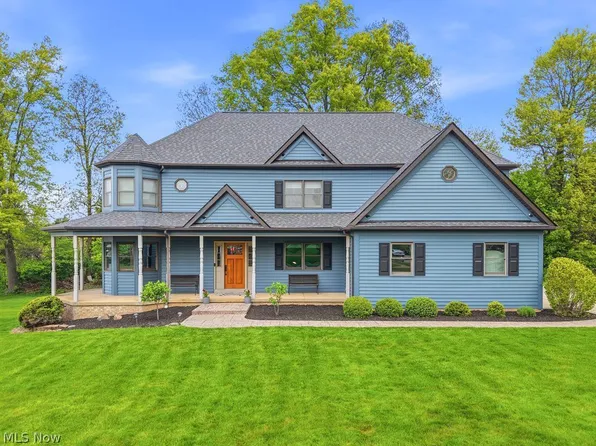 1365 Timber Ridge Dr, Macedonia, OH 44056
