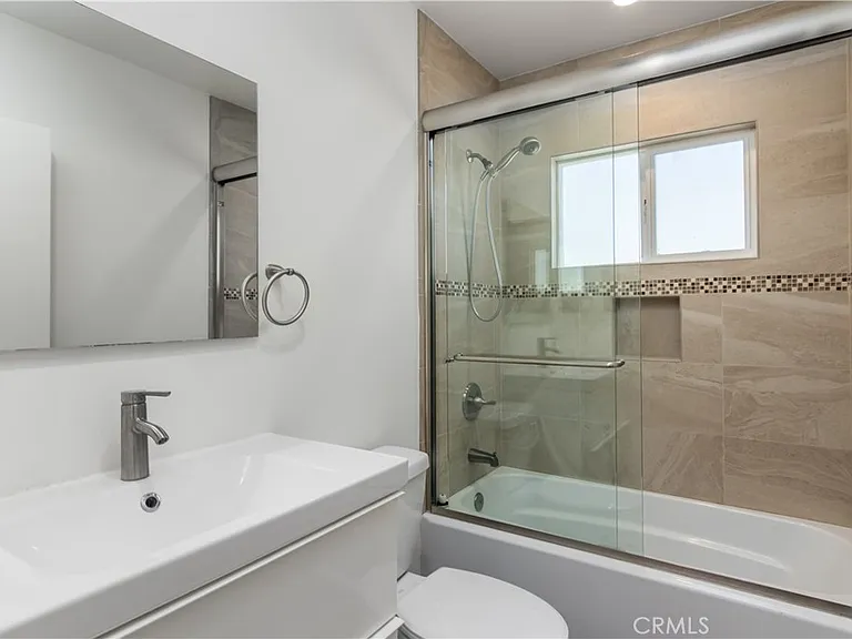 15439 Vose St #15439 — Photo 19