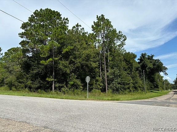 5th image of 8842 N Creek Way