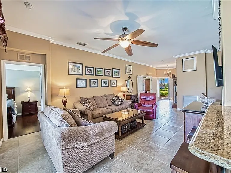 10092 Oakhurst Way — Photo 14
