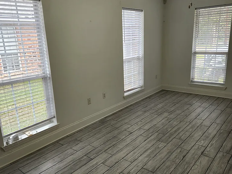 800B S Cherry St #B — Photo 8