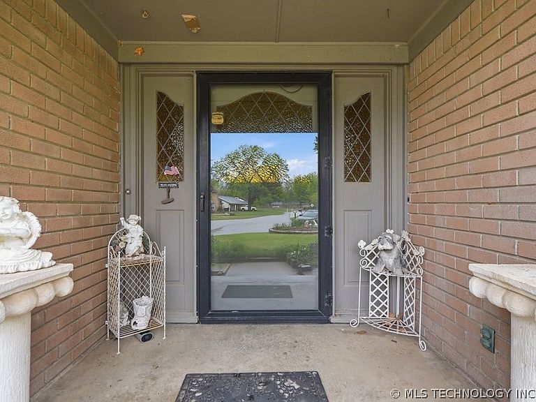 Listing photo 5