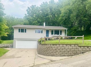 2055 Jansen St, Dubuque, IA 52001