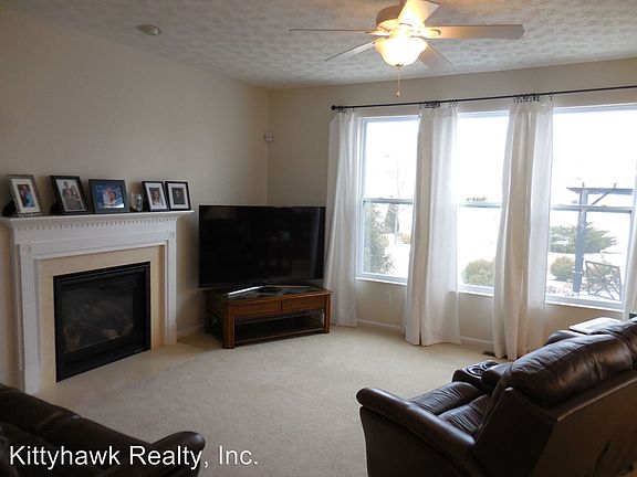 5th image of 4215 Bergamot Dr