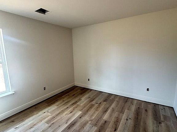 5th image of 60 Alan Rd