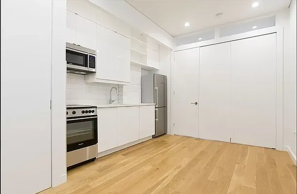 Rented by REAL New York | media 1