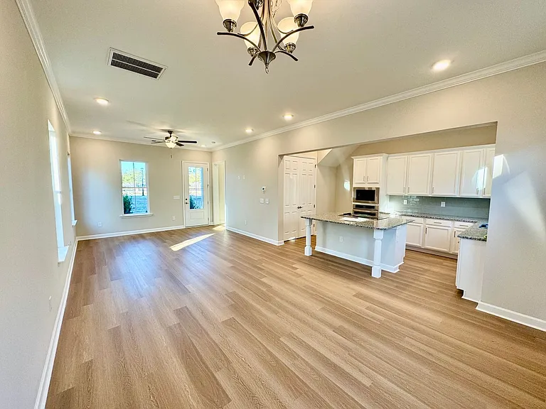 2820 Cook Cir #D — Photo 9