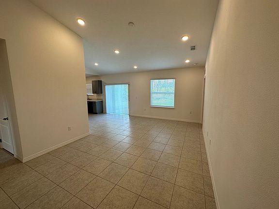 4th image of 2290 Tropicana Dr