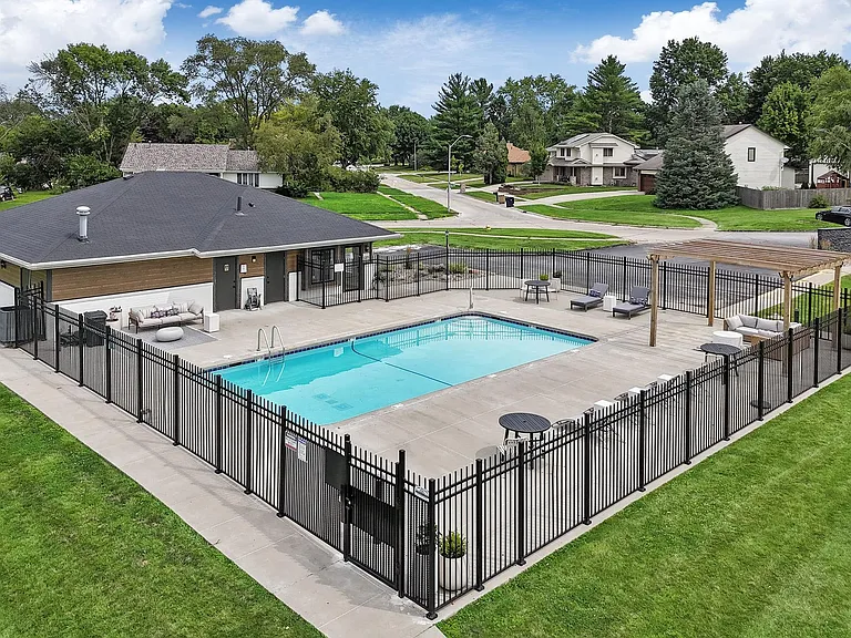 Bexley Urbandale — Photo 52