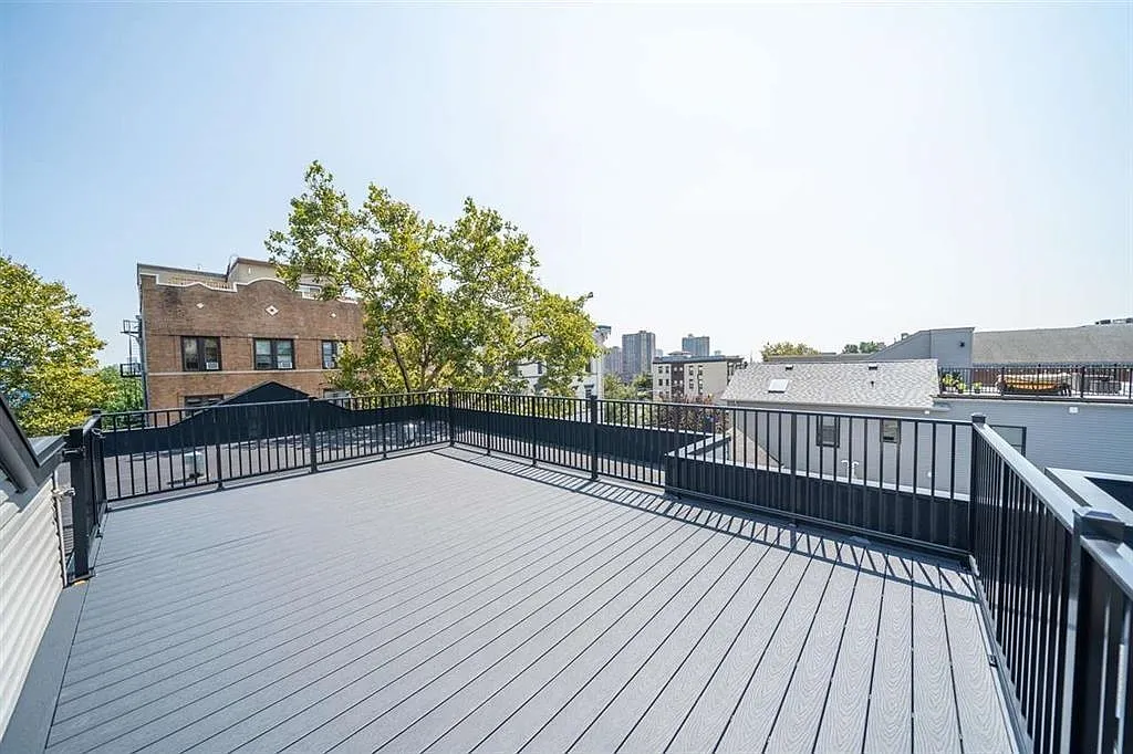 3 bed, 2.0 bath, 1575 sqft, $4,500 — Photo 3