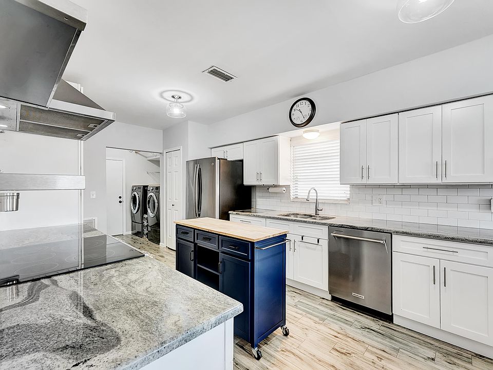 1st image of 10306 Greentrail Drive N