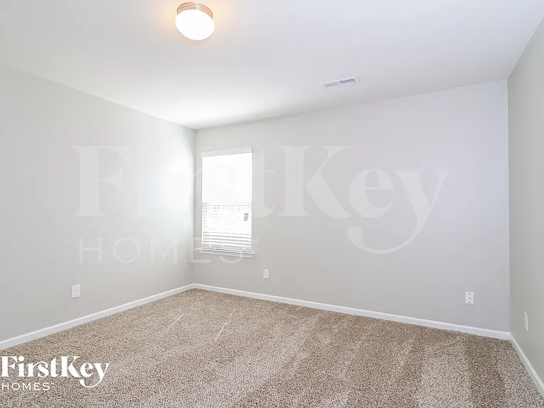 1438 Waverly St — Photo 10
