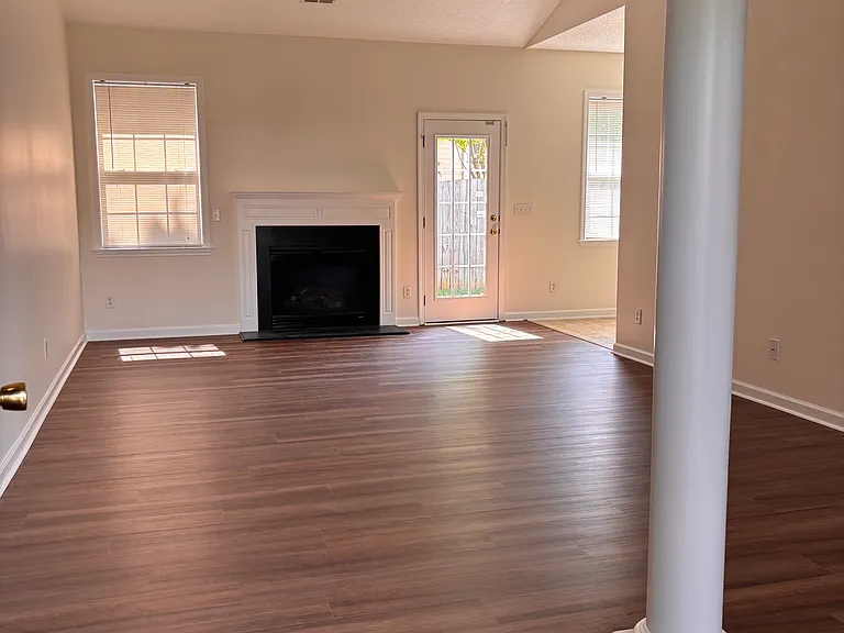 7 Thornwood Ct — Photo 4