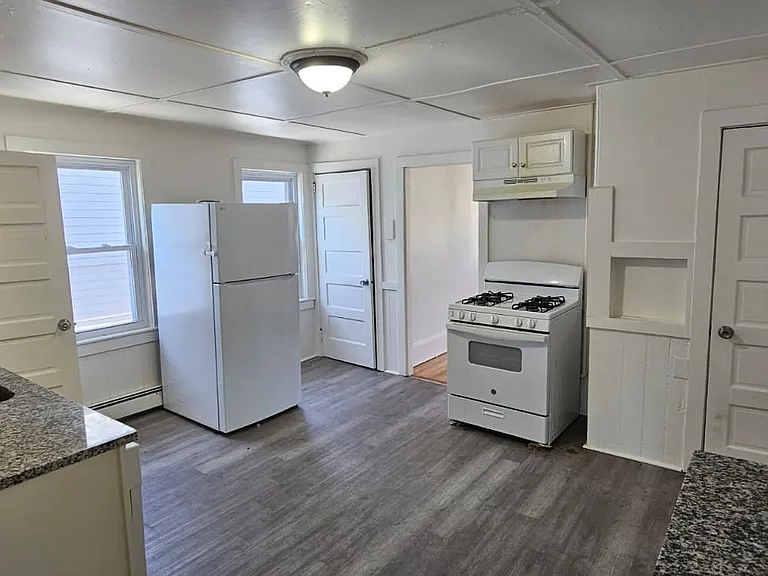 17 Forest Avenue Ct #3 — Photo 2