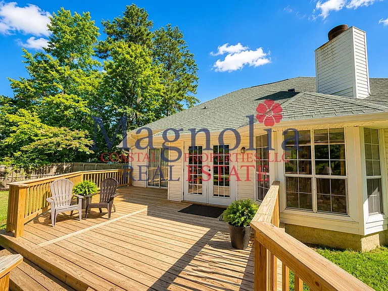 723 Oxford Dr — Photo 25