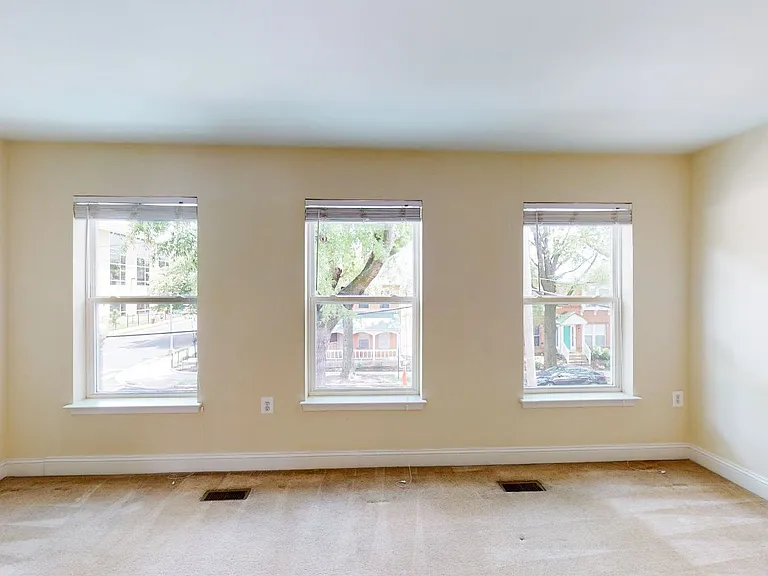720 Barnes St NE — Photo 39