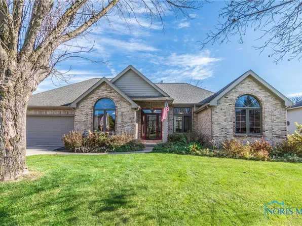 432 Hickory Ln, Waterville, OH 43566