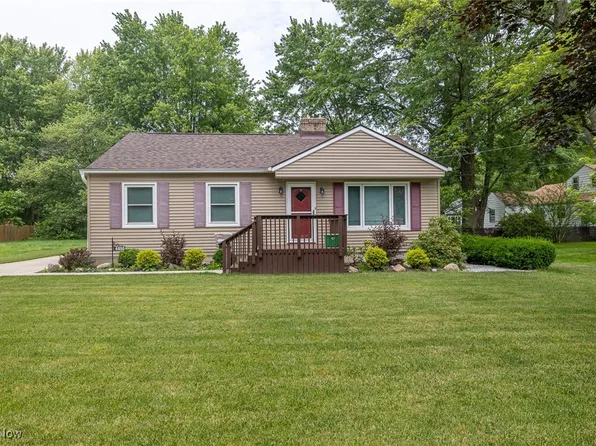 4050 Walter Rd, North Olmsted, OH 44070