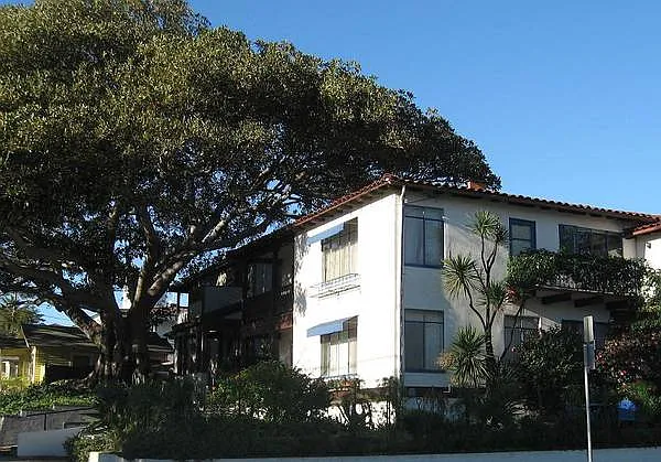 233 E Figueroa St