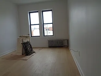 Rented by Zikos Realty Services