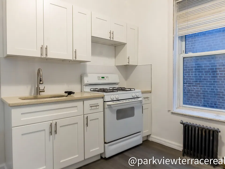 586 Remsen Ave #1A