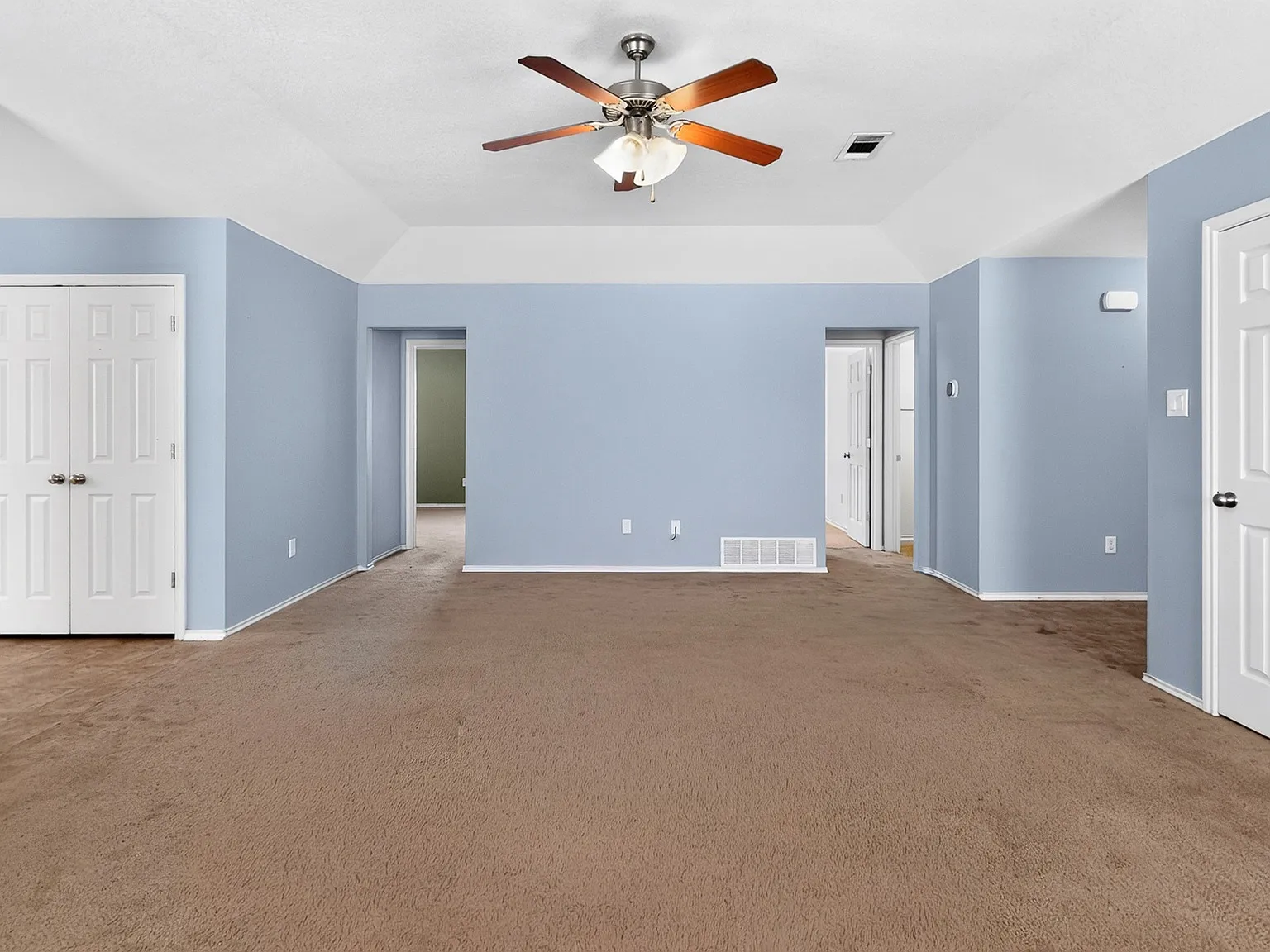 1108 Dixon Circle - 1 — Photo 3