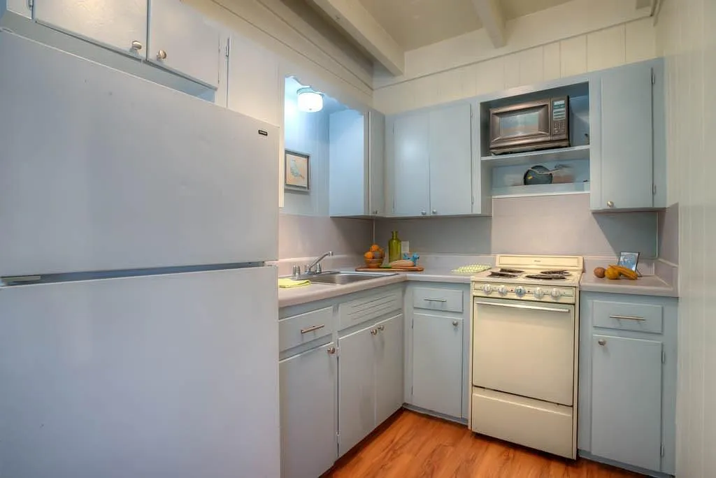 1 bed, 1.0 bath, 640 sqft, $1,075 — Photo 2