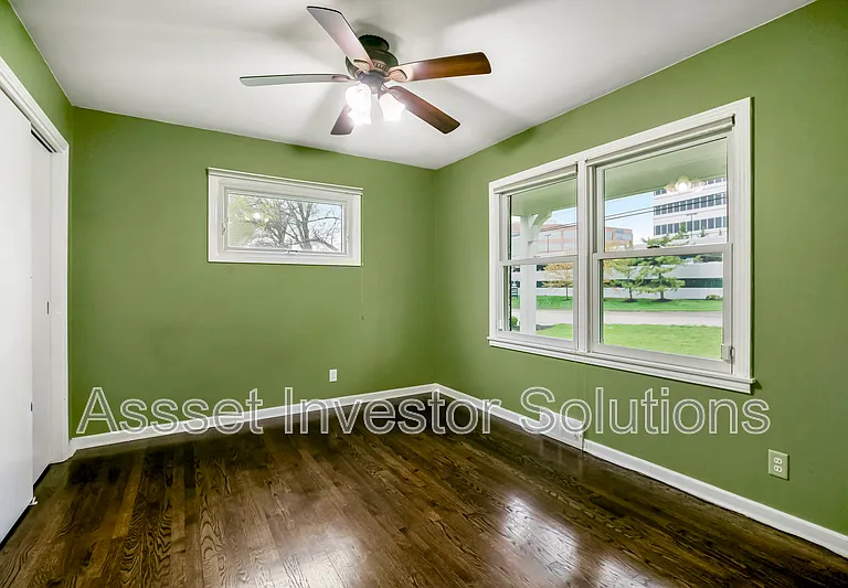 8400 State Line Rd — Photo 11