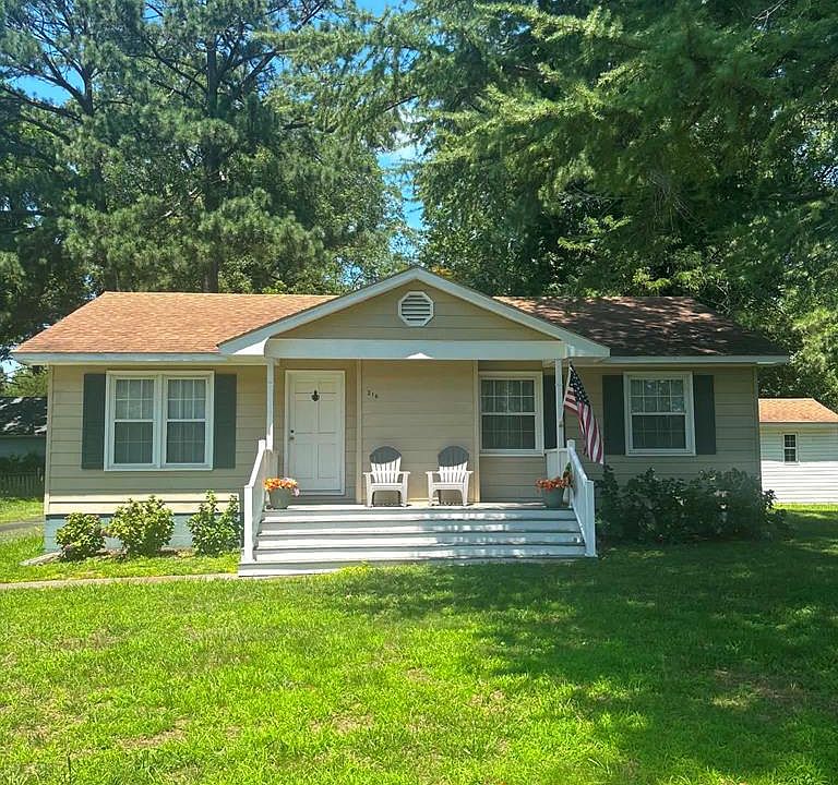 1st image of 216 Claybrook Ave