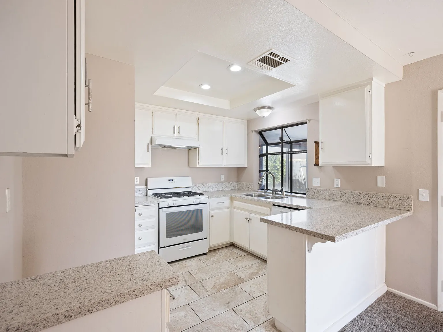 3 bed, 1536 sqft, $2,750 — Photo 2