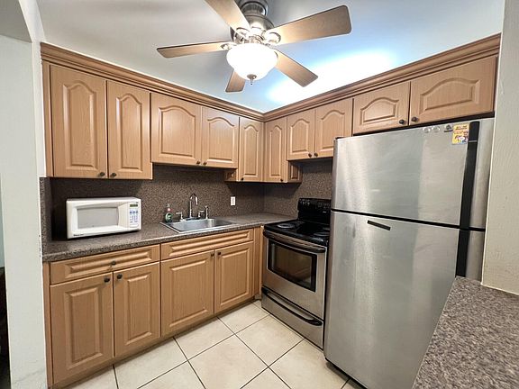2nd image of 4023 Berkshire B #4023