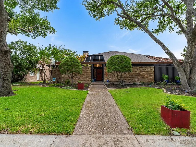 6009 Spring Flower Trl — Photo 1