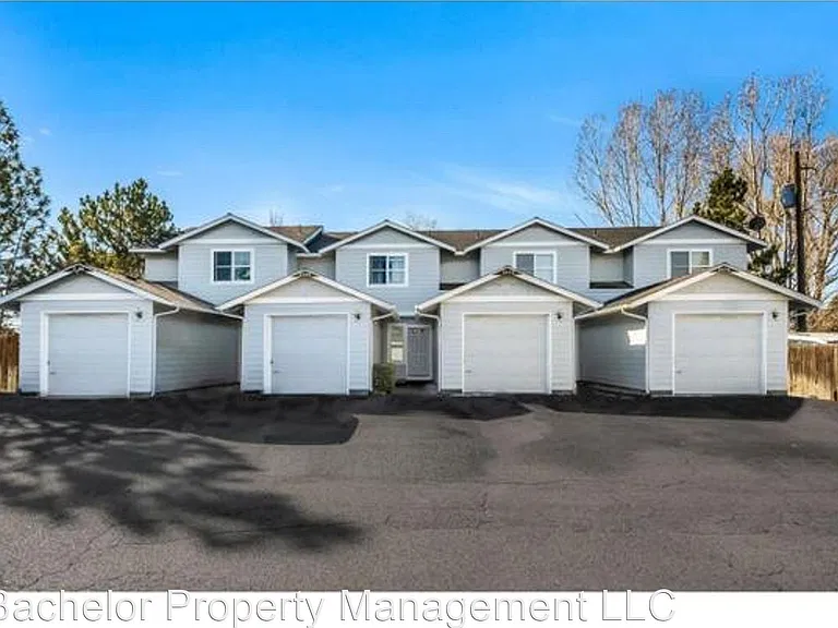 2-bedroom rental at 2566 Sw Yew Ave, Redmond, OR