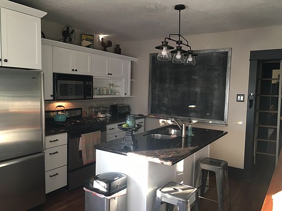 Large Eat in Kitchen