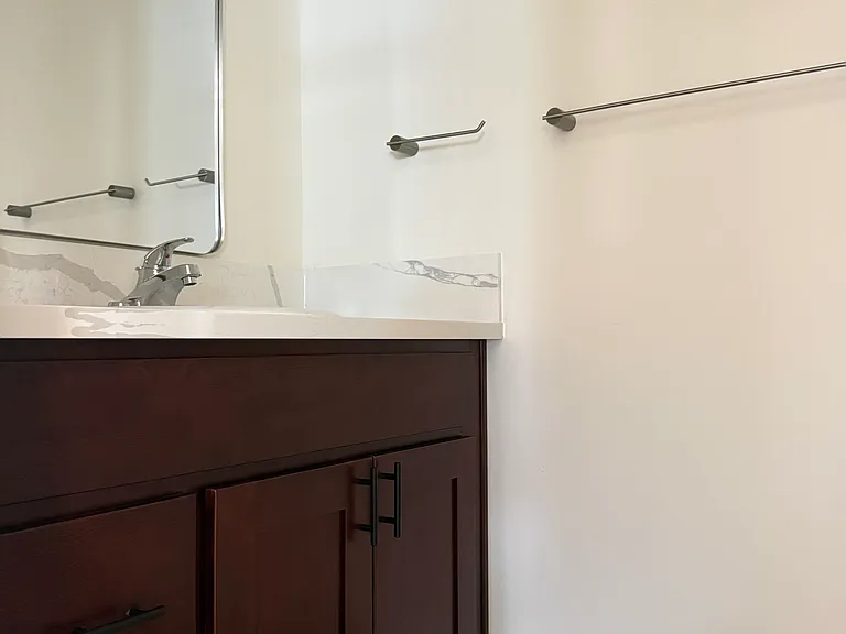 132 W Center St — Photo 16