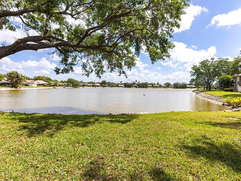 6750 Lone Oak Blvd #H — Photo 37