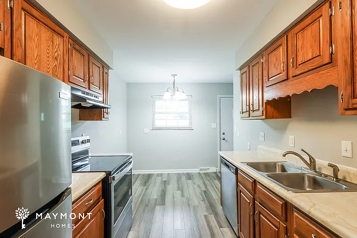 650 Cranford Dr — Photo 6