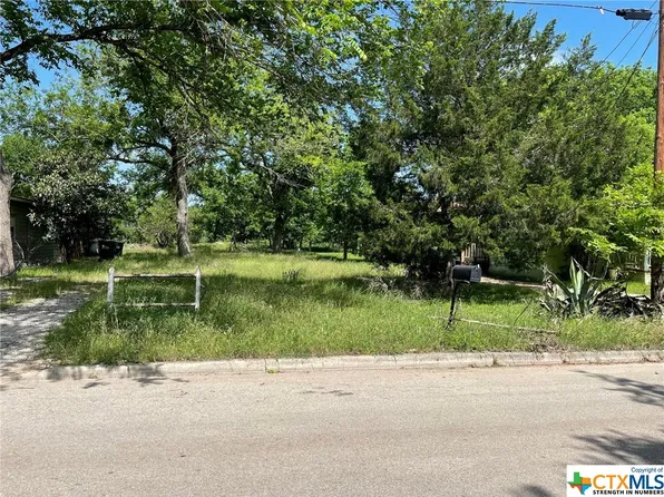 1128 Gravel St, San Marcos, TX 78666