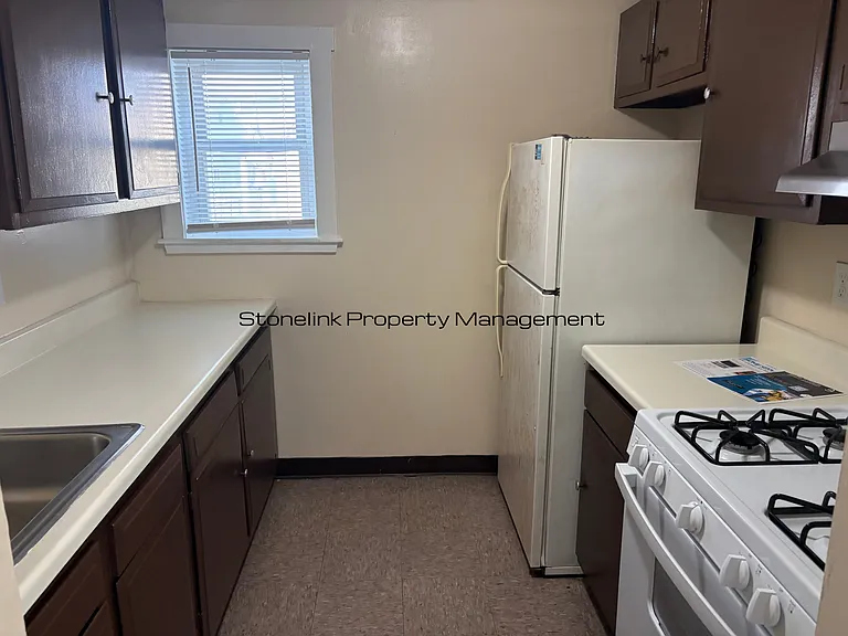 212-214 Washington St — Photo 15