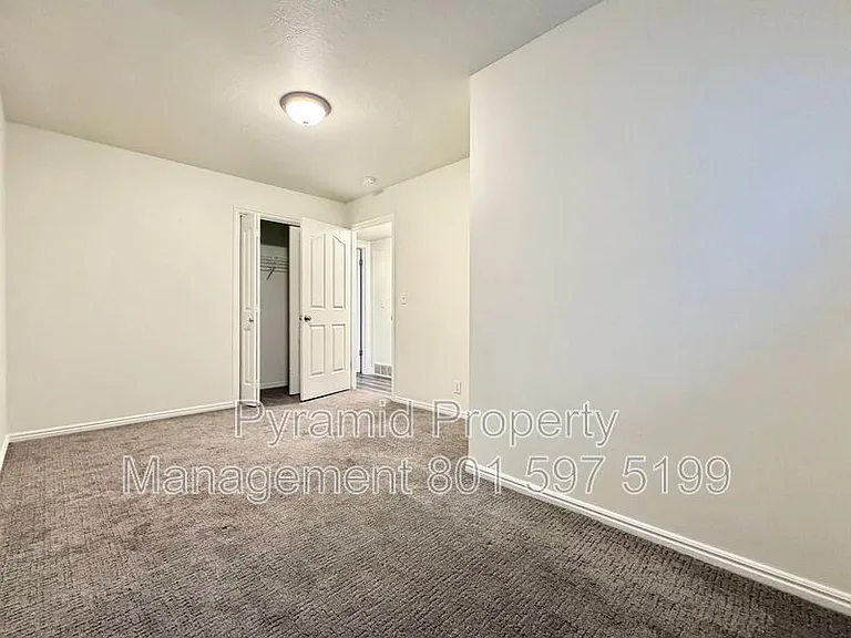 3178 S 945 E #B — Photo 14