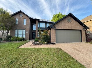 1208 Hillary Ln, Arlington, TX 76012