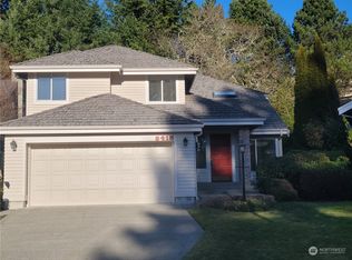 8415 61st St W, University Place, WA