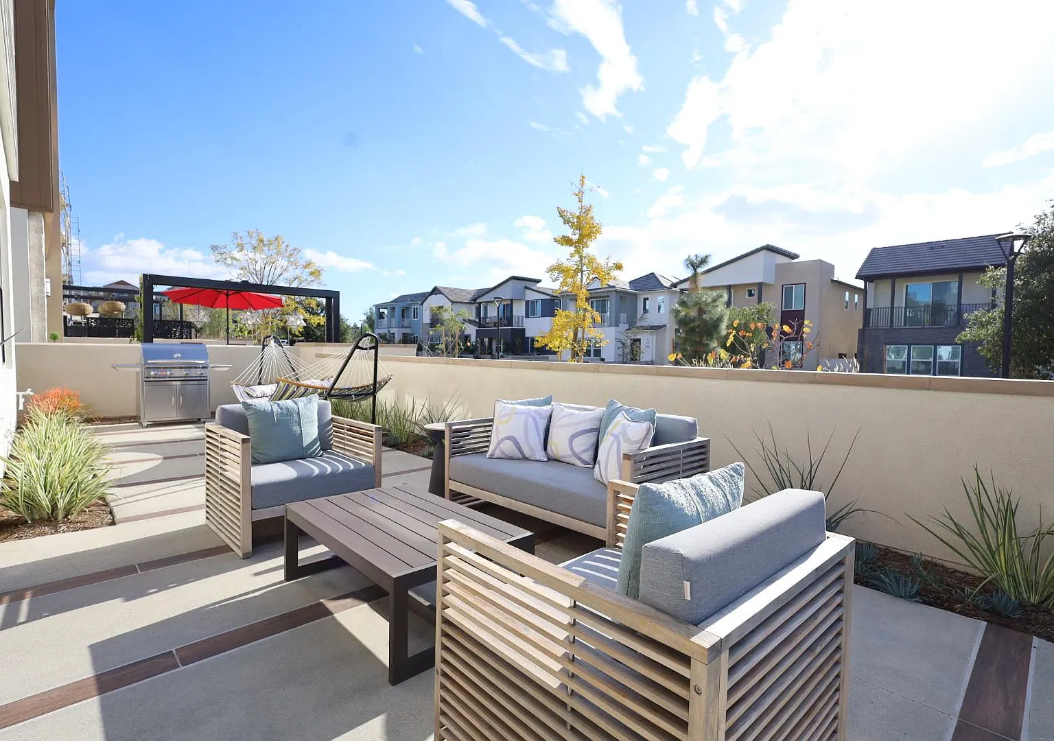 4 bed, 3.5 bath, 2669 sqft, $7,500 — Photo 4