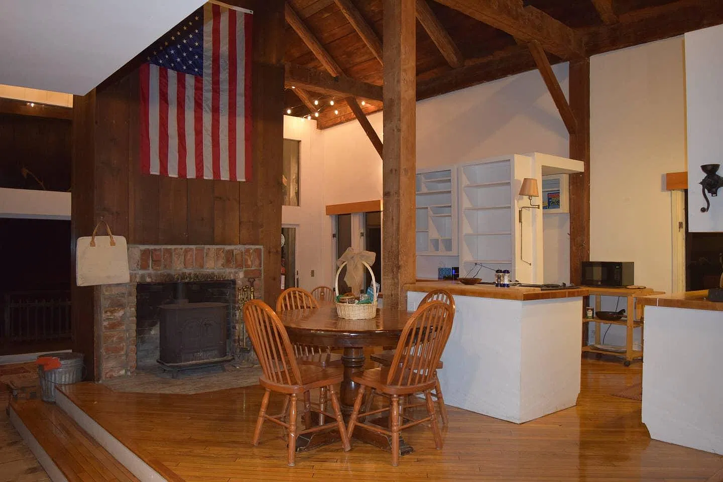 4 bed, 2500 sqft, $3,000 — Photo 3