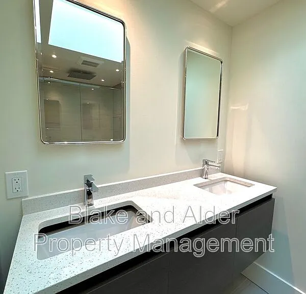 3556 NE Sandy Blvd — Photo 15